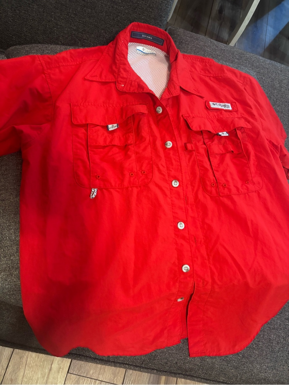 Columbia Men’s XXSM Bright Red Short-Sleeve Performance Button-Down Shirt.